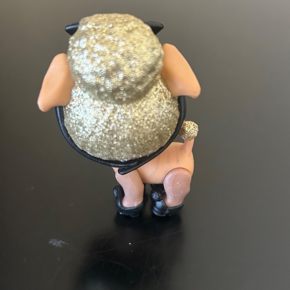 LOL Surprise! Glitterati Pup Bee- Pet Series 3 ( Rare/ Ultra Rare) - Picture 2 of 5